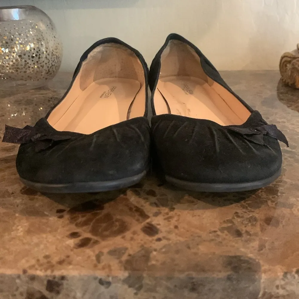 Women’s Size 8 Nordstrom Preview International Black Suede Ballet Flats with Bow - Image 7