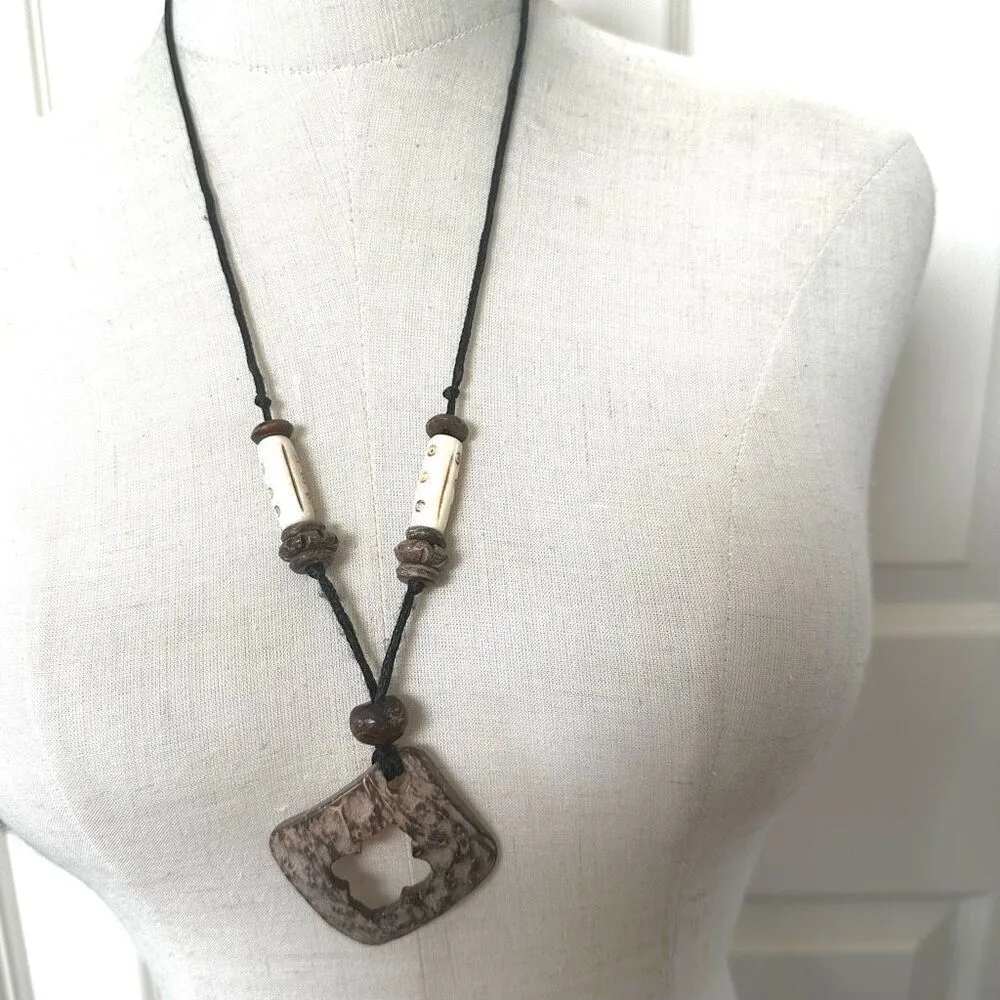Coconut shell pendant necklace on cord Brown - Image 2