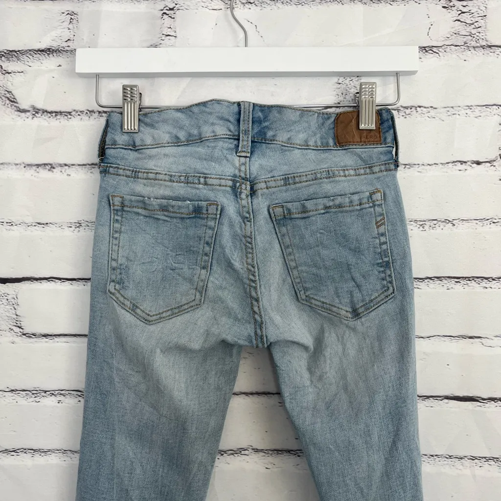 Aéropostale Distressed Skinny Jeans Light Wash Women’s 00 Low Rise Y2K Casual - Image 9