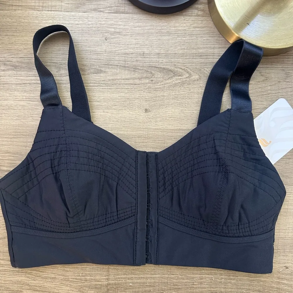 Fabletics Ines Low Impact Sports Bra black size small NWT - Image 2