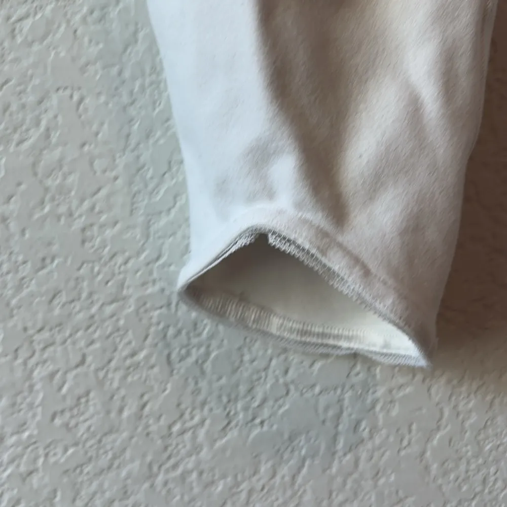 Lululemon size 4 white cropped leggings - Image 6