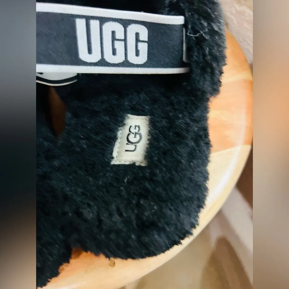 UGG Ladies' Fluff Yeah Slide - Black - 11 like new - Image 3