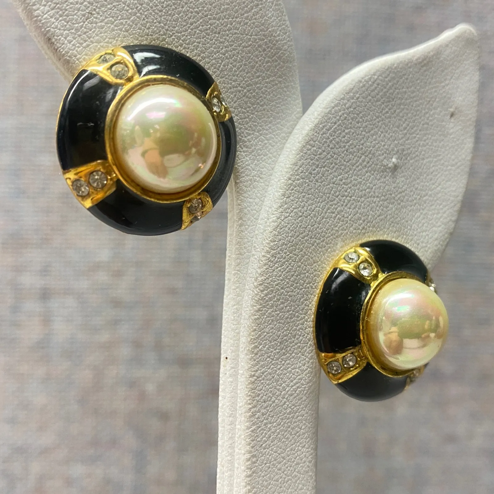 Vintage Signed Roman Black Gold Faux Pearl Rhinestone Stud Earrings Art Deco - Image 2