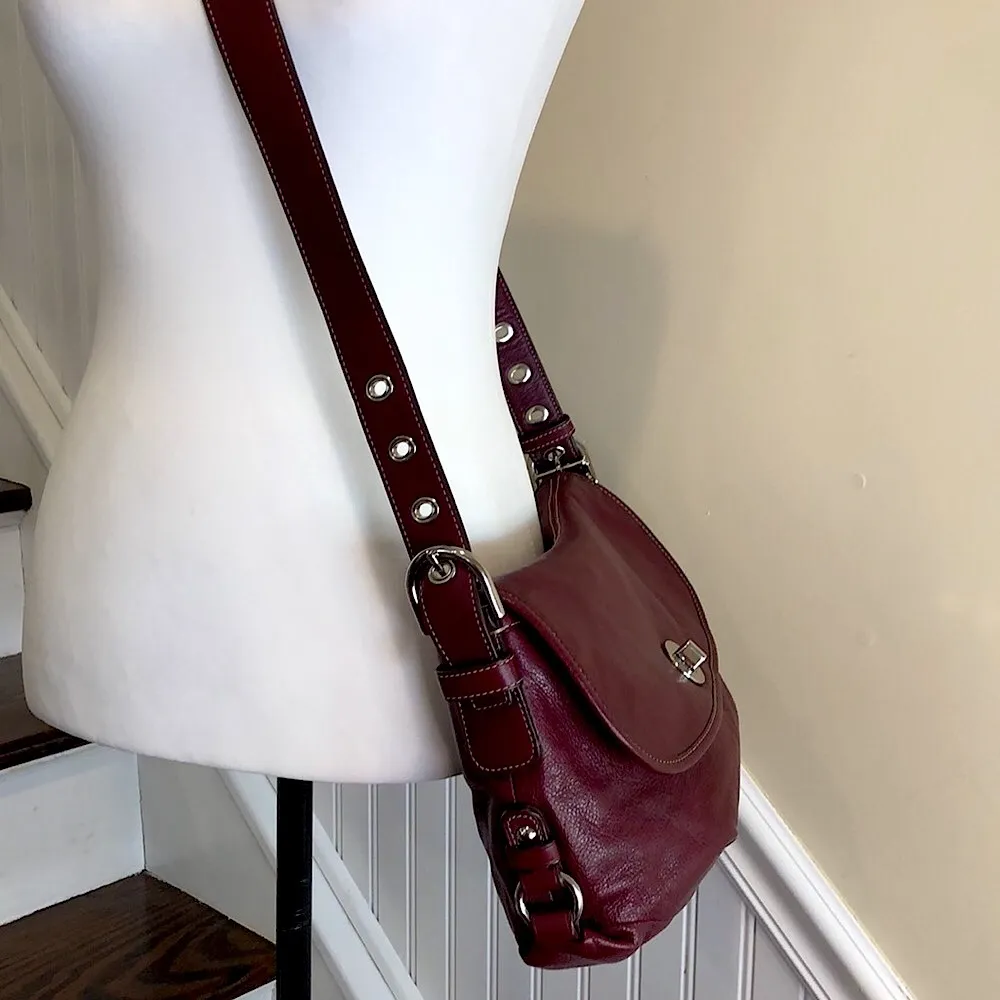 Vintage Legacy Wine Red Turn Lock Tumbled Leather Crossbody Shoulder Bag - Image 2