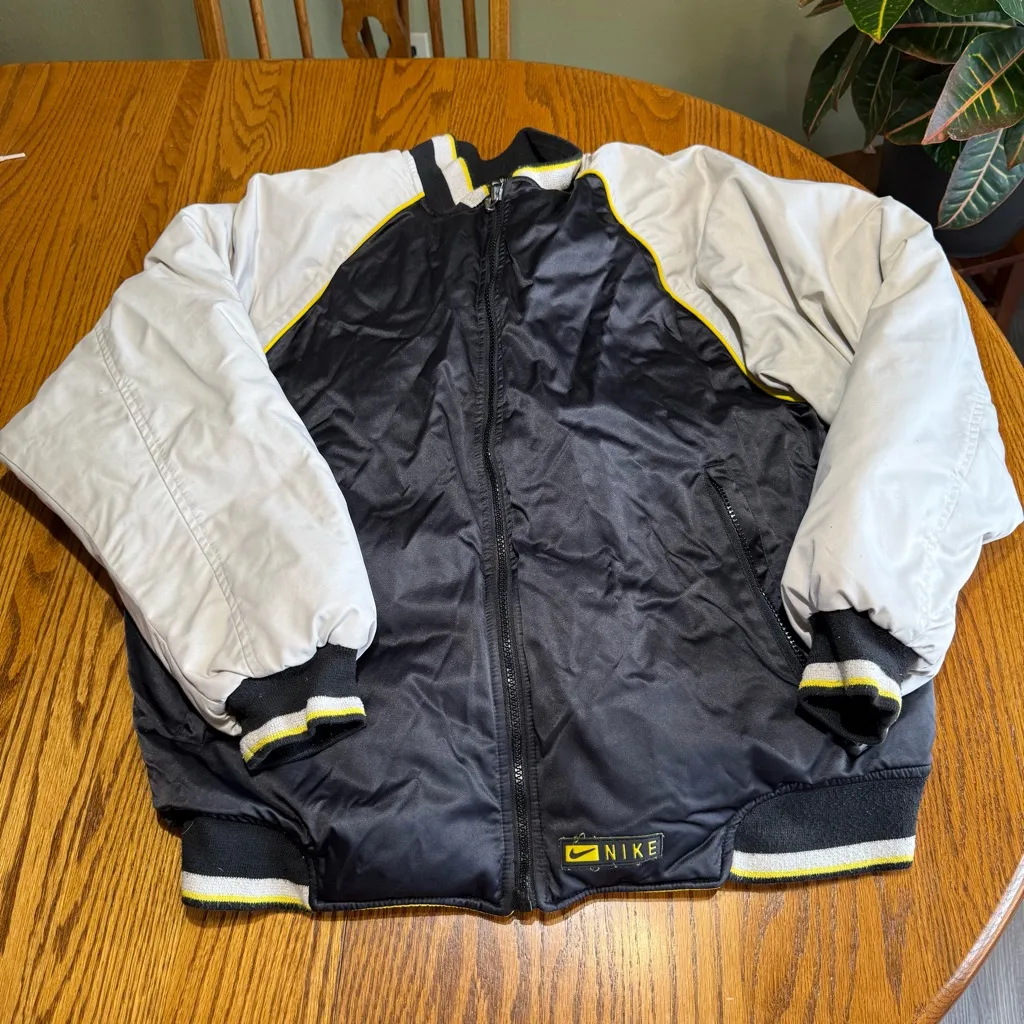 Nike Bomber Jacket Size Large (12-14) - Image 2