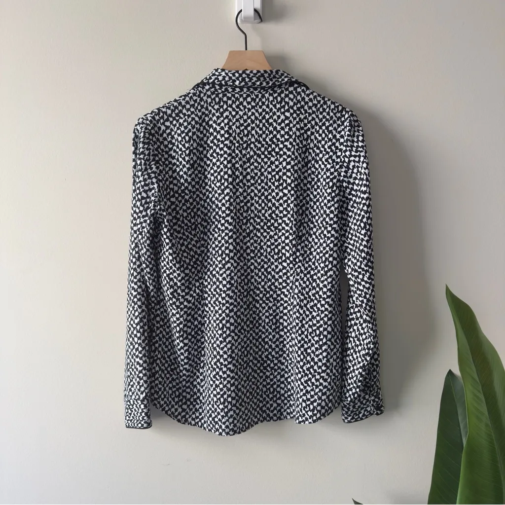 Theory Long Sleeve Button Down Stylish Black and White Top Petterned Collared M - Image 4
