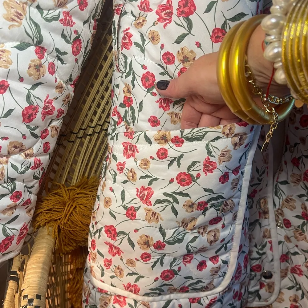 🌷🎀Women’s Draper James RSVP White Floral Quilted Jacket LNC Small - Image 11