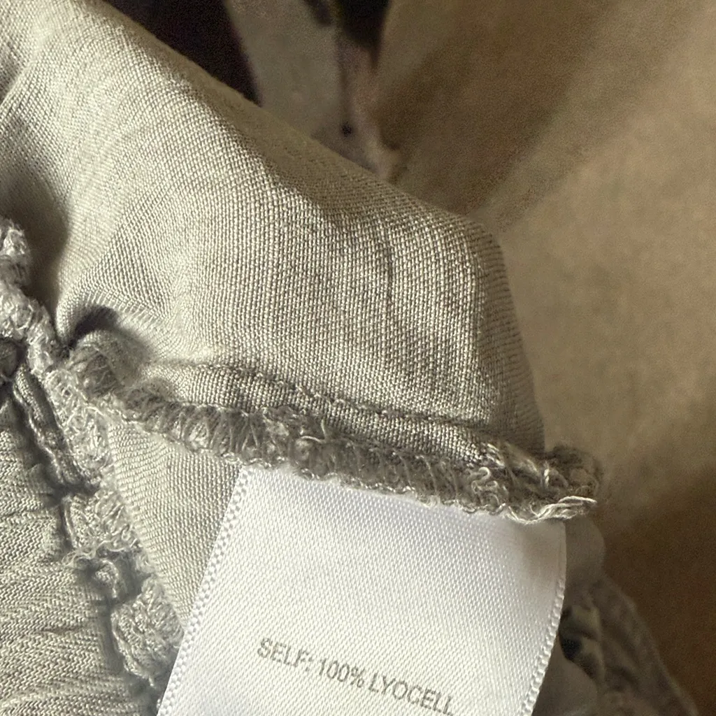 Jane + Delancey Grey Lightweight Elastic Waist Shorts Size L - Image 3