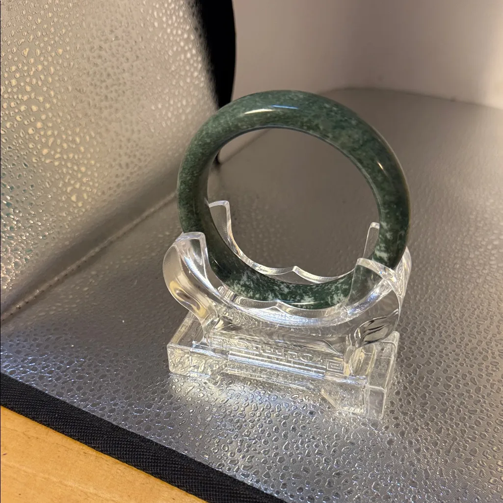 Green Jade Stone Bangle Bracelet - Image 3