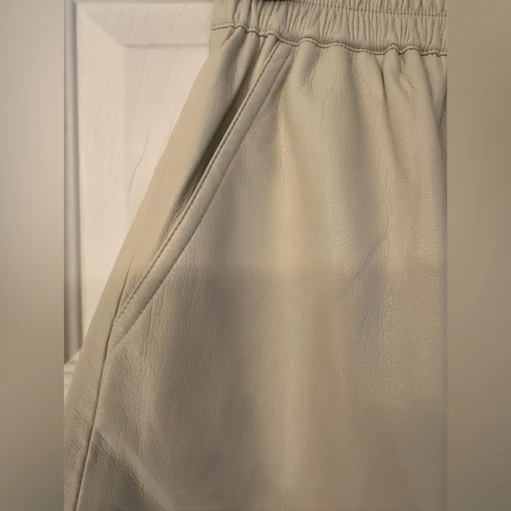 Good American Better Than Leather Drawstring Shorts Women’s Cream Size Small - Image 12