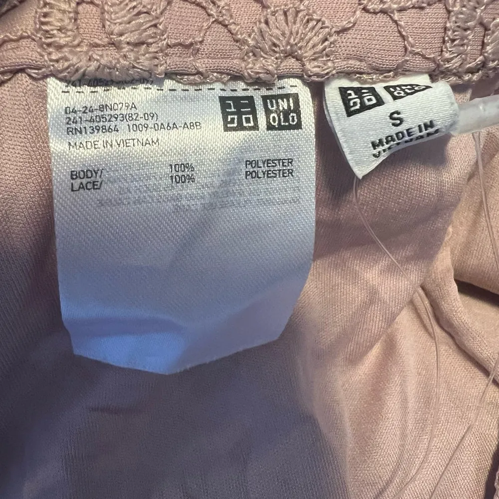 Uniqlo Pink Lace Pencil Skirt Midi Size Small New - Image 3