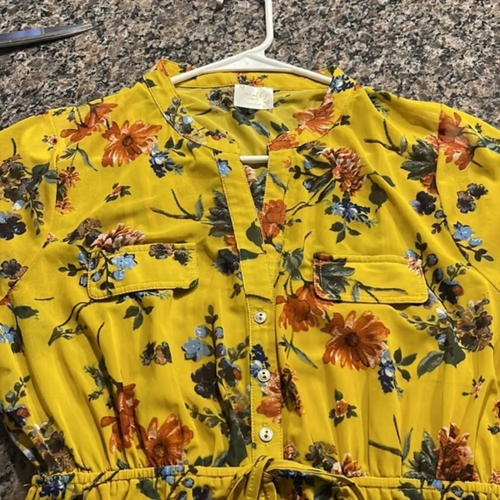 Siren Lily Mustard Spring Floral Maternity Dress Size Large EUC #4170 - Image 2