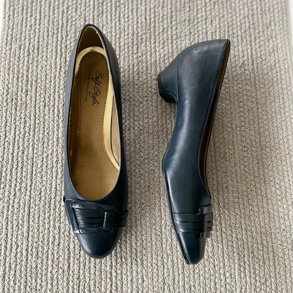 Vintage Soft Style Navy Blue Block Kitten Heel Pumps with Buckle Size 9N NWOT - Image 2