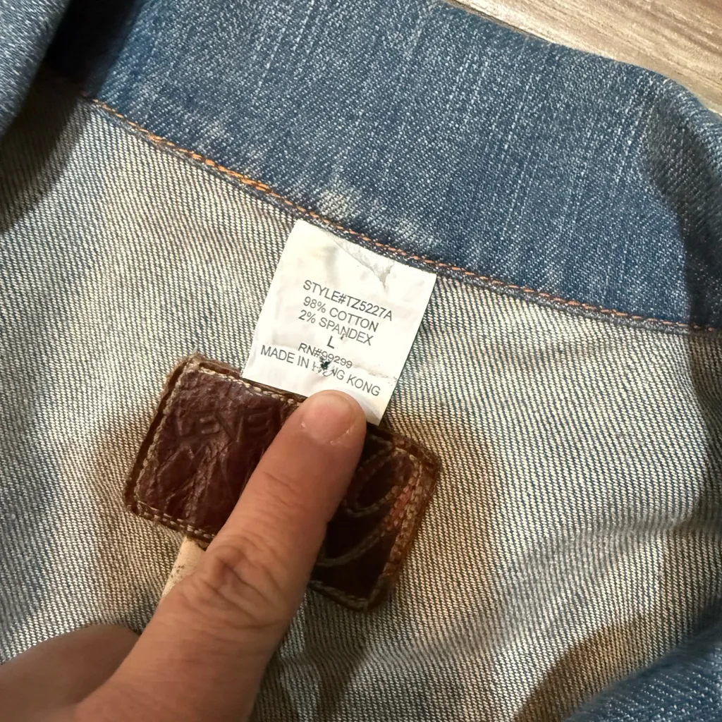 Level 99 Denim Jean Jacket Blue Size L - Image 3