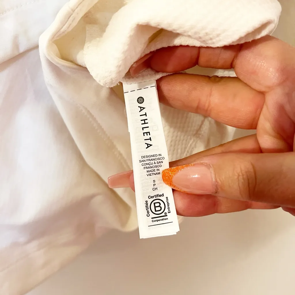 Athleta whistler hybrid mock neck long sleeve top w/ thumb holes magnolia white - Image 8