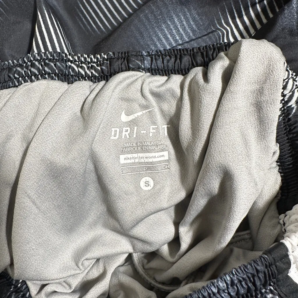 Nike Dri Fit Black White Athletic Shorte Size Small - Image 5