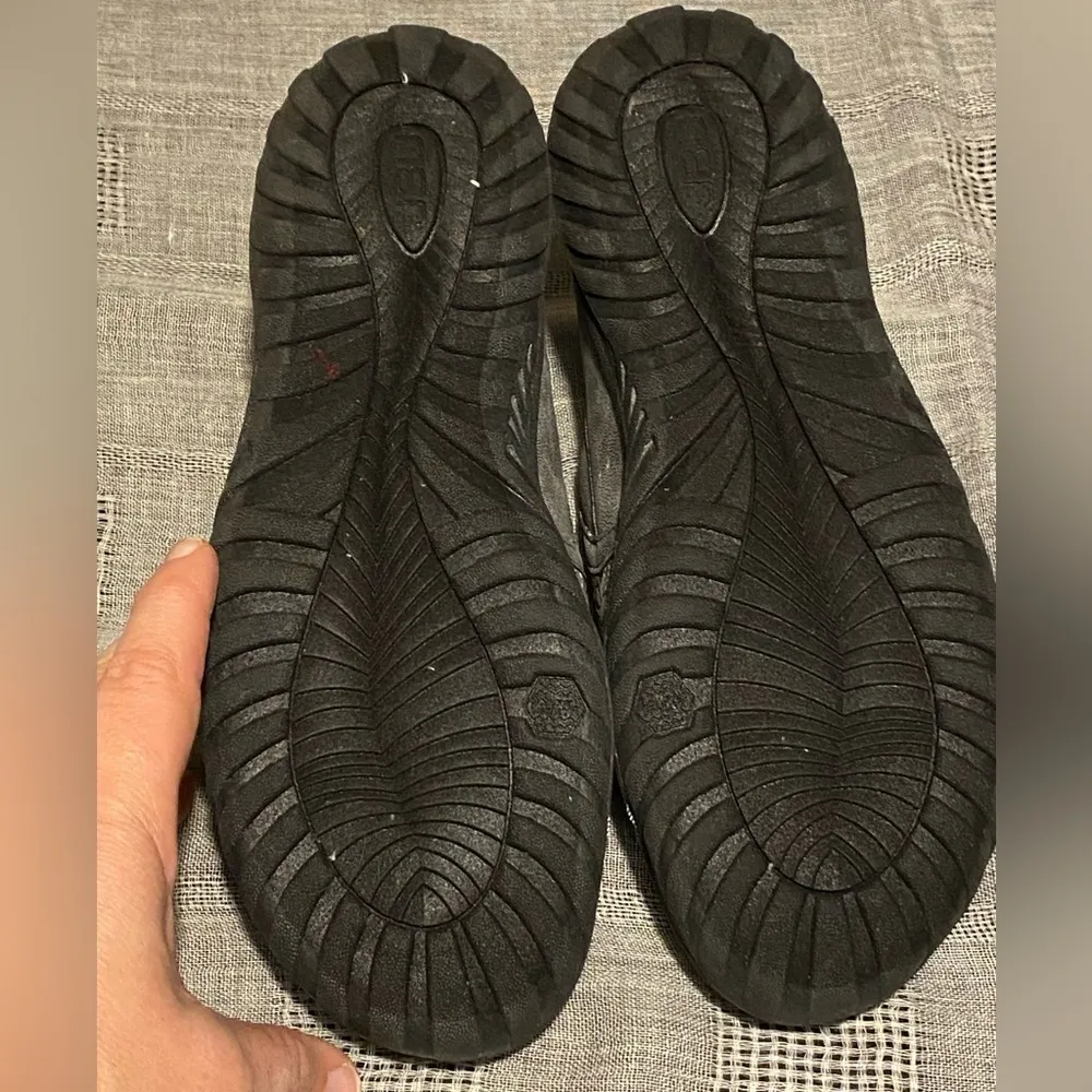 Jbu  “Wildflower Moc” size 6.  Grey shimmer. Memory foam footbed - Image 7