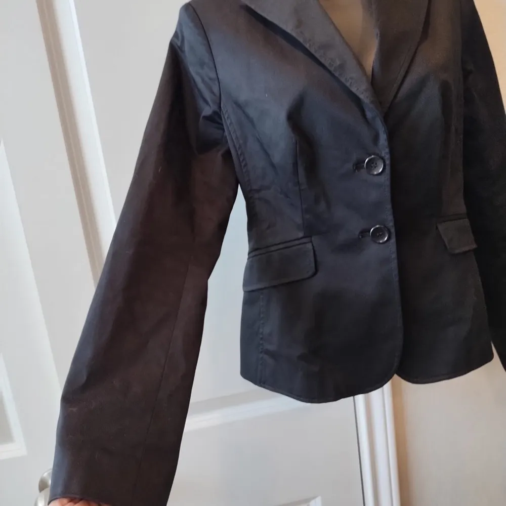 The Limited Black Blazer Button closure size 6 Women’s Jacket - Image 3