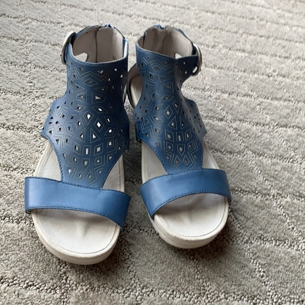 Earth Sapphire Blue Linden Lebanon Gladiator leather comfortable festival fair Size 8.5 - Image 5