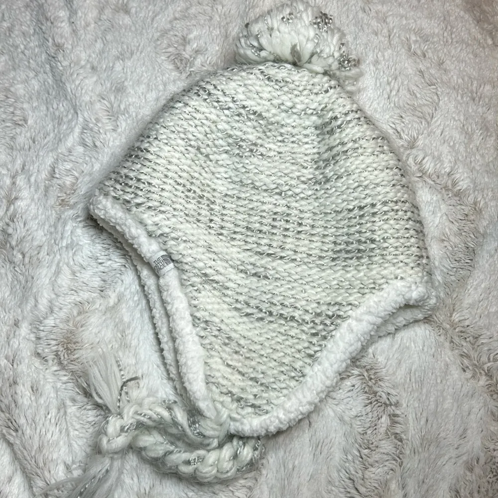 The Northface Women’s Winter Hat W/Tie and Pom Pom OS-EUC - Image 2