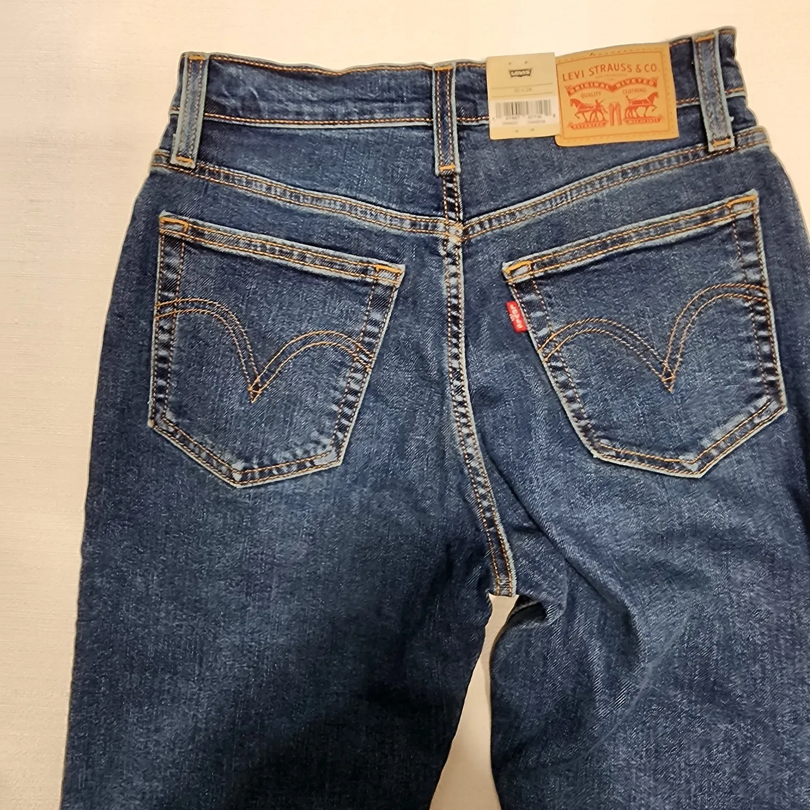 Levi's wedgie straight W25'' x L36'' button-fly - Image 10