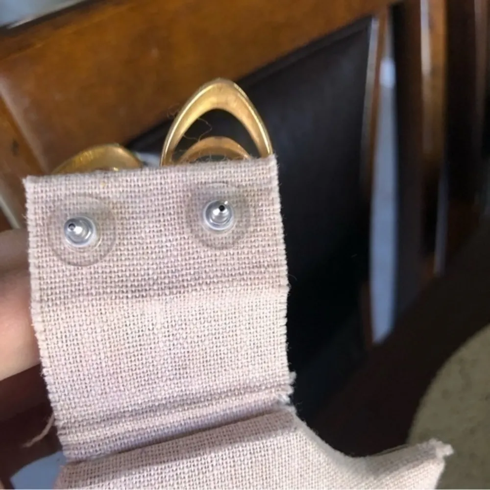 Vintage Faux Pearl Pierced Earrings Good condition - Image 3