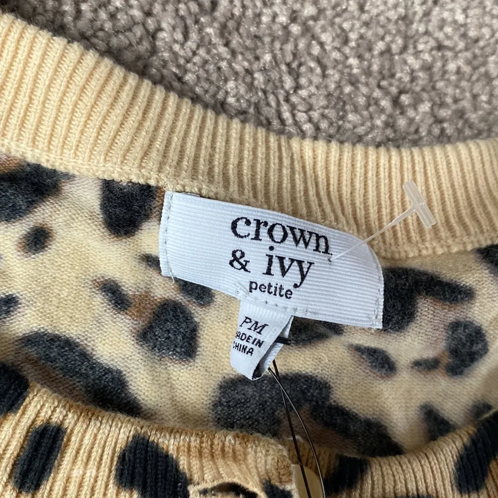 Crown & Ivy Cardigan SIZE Mp - Image 3