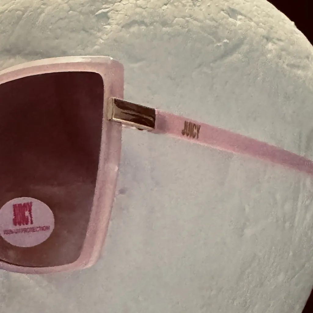 JUICY COUTURE ‘Alf’ Sunglasses X71138 (Milky
Purple) - Image 3