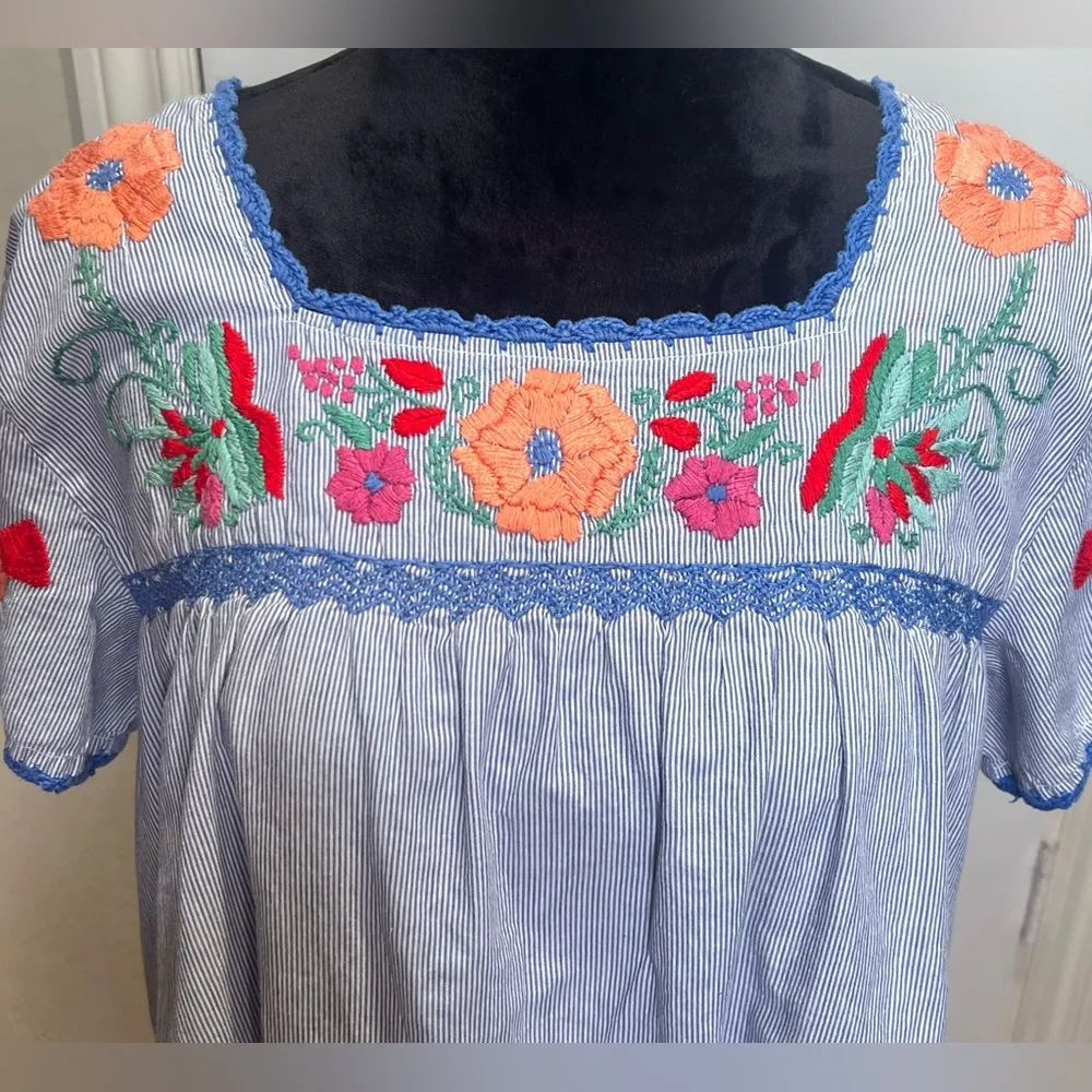 Roller Rabbit Blue & White Stripe Floral Embroidered Crochet Shift Dress Sz L/XL - Image 4