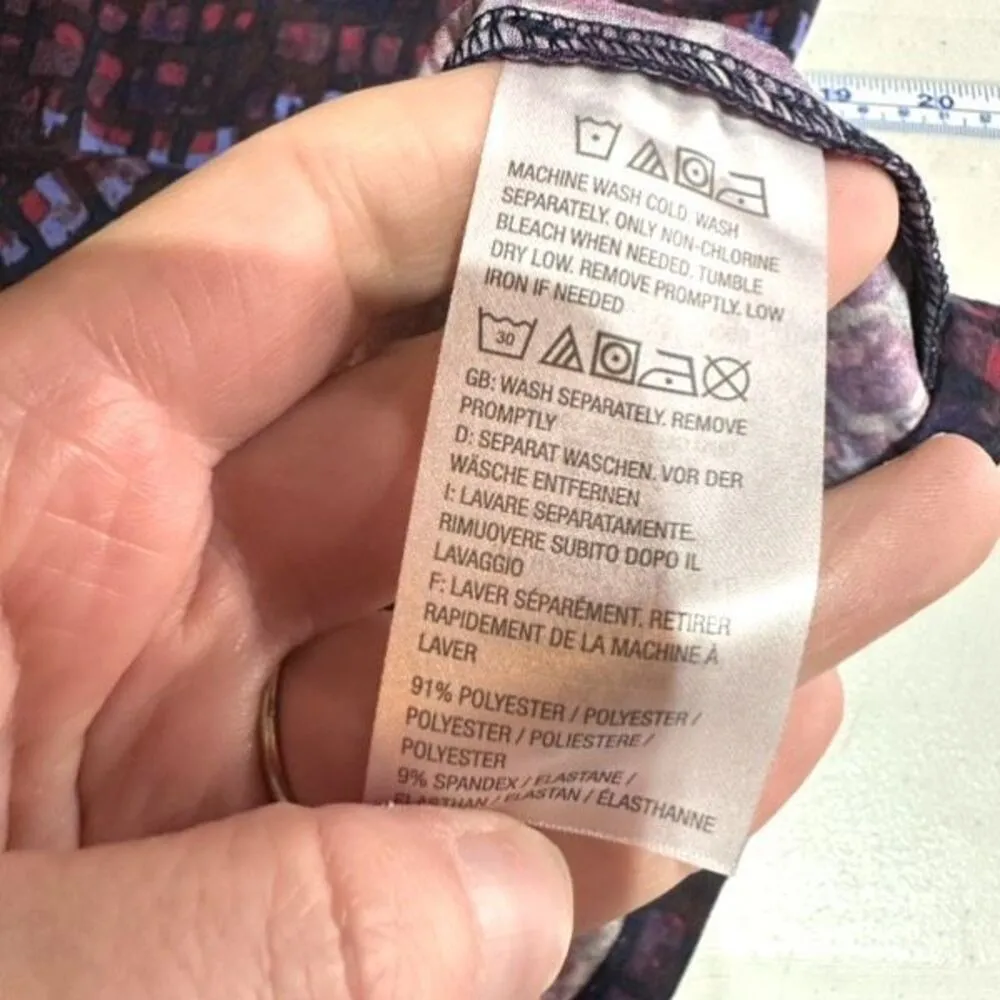 Susan Graver Geometric Stretch Knit Bell Sleeve Blouse Small Dark Romantic‎ - Image 4