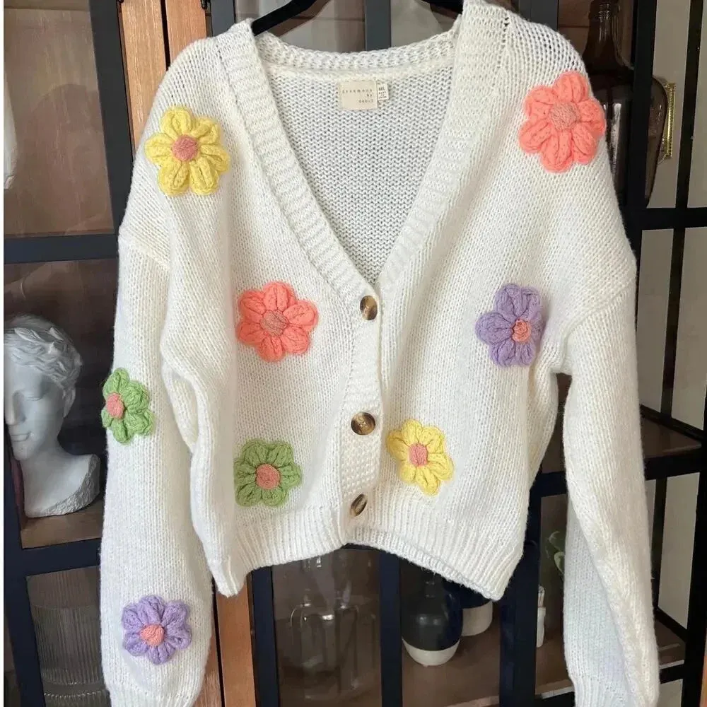 Knit cardigan crochet flowers floral ivory balloon sleeves button down vneck - Image 2