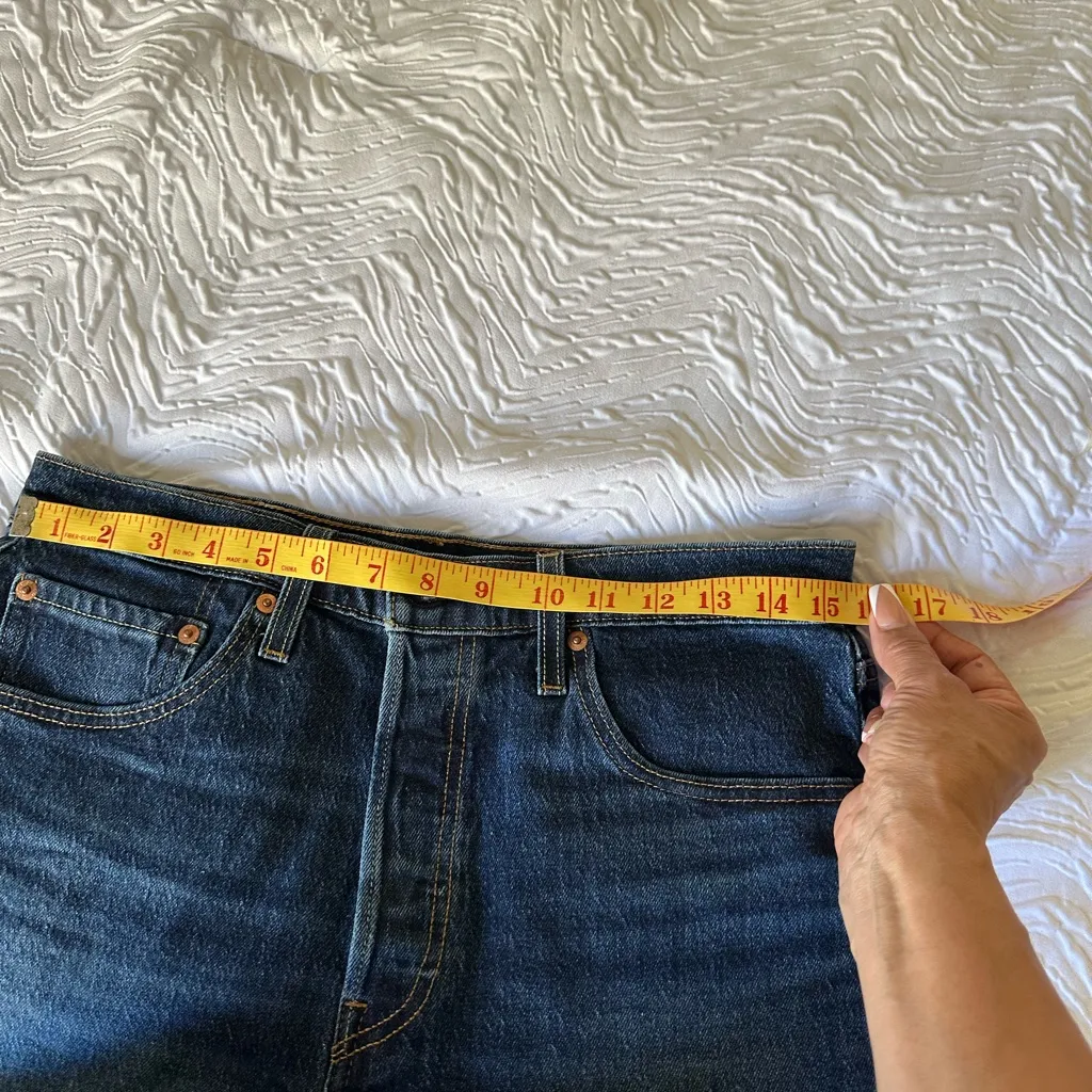 Levi's Blue Jean Shorts High-Waisted Distressed - Image 5