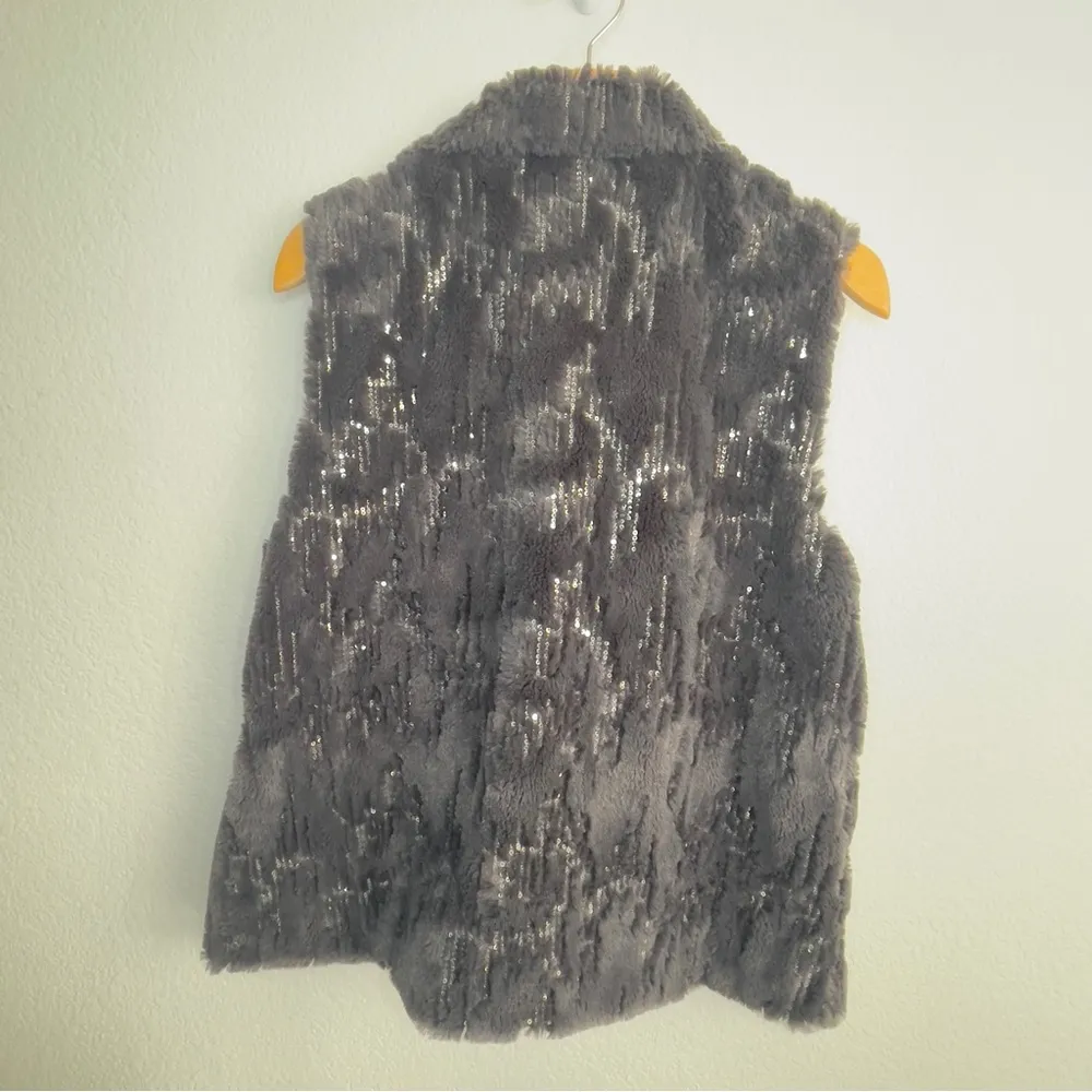 BETSY JOHNSON faux fur and silver sequins vest Women’s Super Soft - Image 6