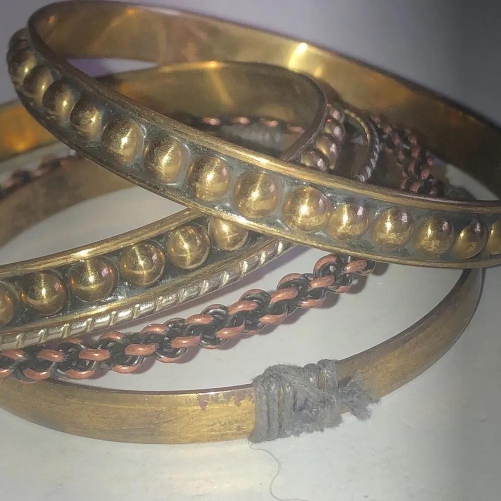 Lot of 5 Brass Tone Boho Vintage Bangle Bracelets - Image 2
