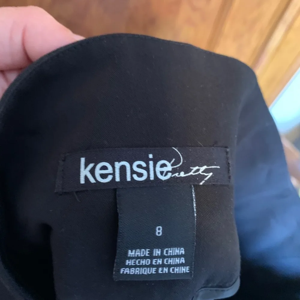 Kensie fully lined black shirt .Size 8 - Image 3