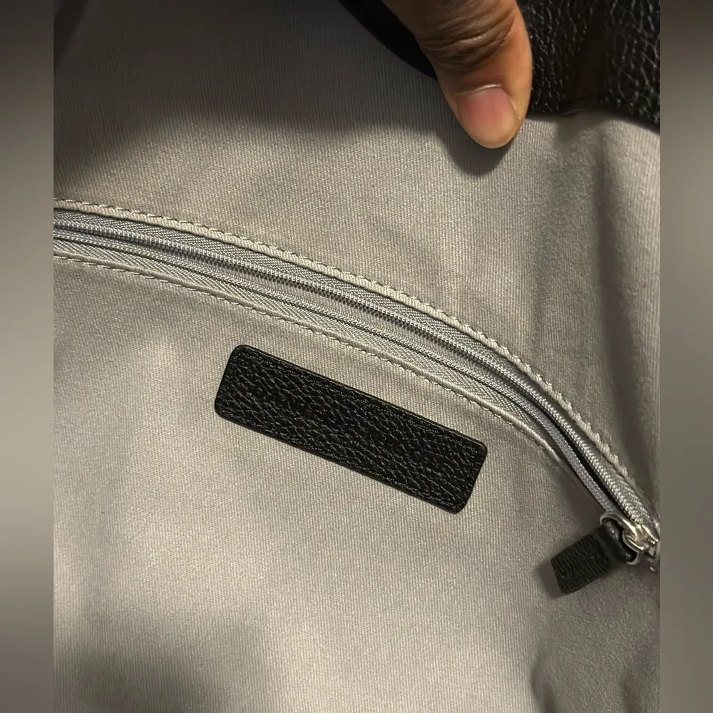 Danielle Nicole Black Tote Bag - Image 11