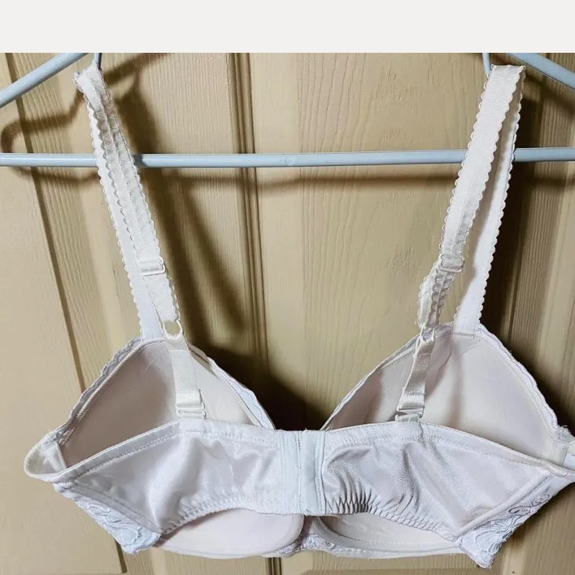 Maidenform White Floral Lace Bra - Image 2