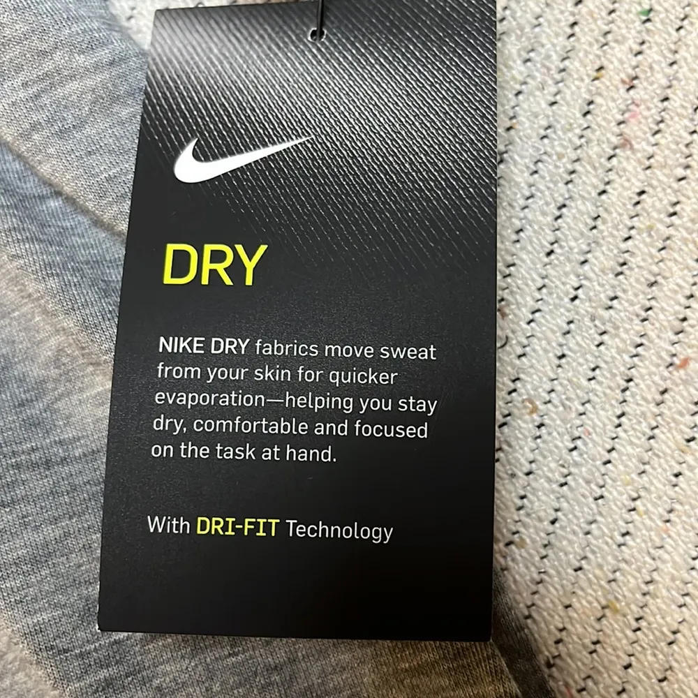 Nike dri-fit oversized gray training crop front pocket logo T-shirt - Image 9