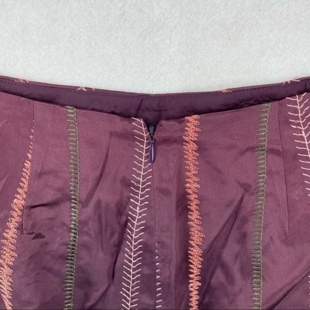 Nicole Miller Satin Embroidered Stripes Pencil Skirt Lightweight Feminine Size 2 - Image 7