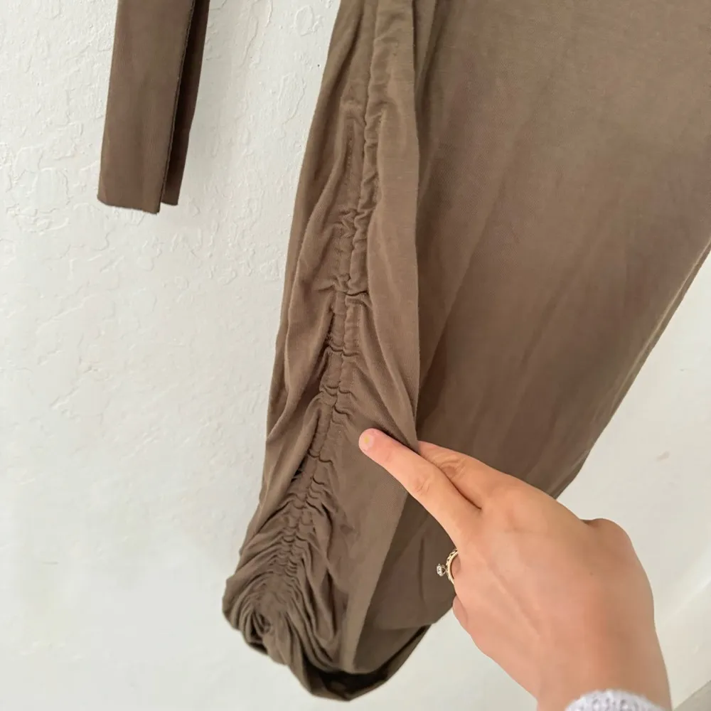 Good American olive green form fit bodycon ruched long sleeve dress size 1 - Image 6