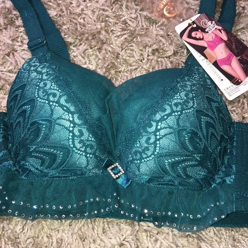 Qianziwanii bra quality bra very structured detailed bra Chinese size 32/70​​ - Image 3