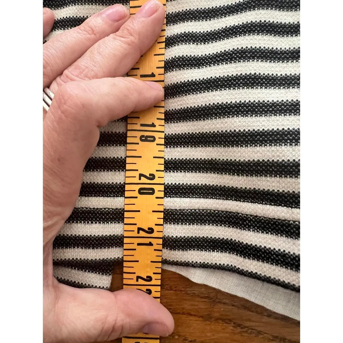 Banana Republic Striped Skirt - Size 8 - Image 6