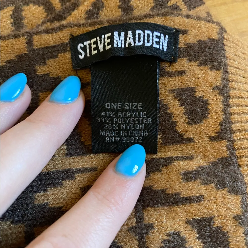 Steven Madden Winter Logo Scarf acrylic blend brown neutral - Image 5