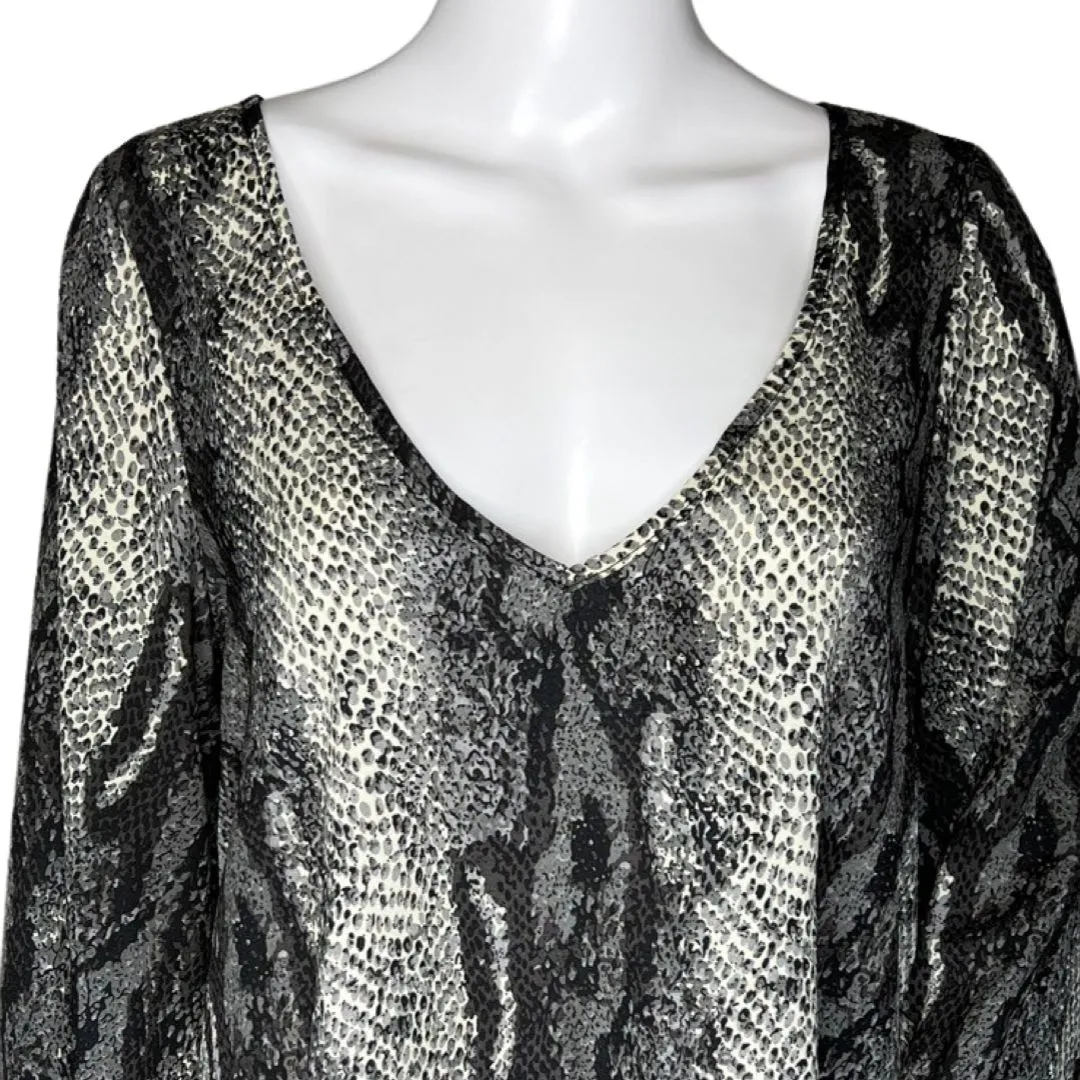 Show Me Your Mumu Shirt Womens Small‎ Gray Snake Print Python Print Poncho Edgy - Image 4