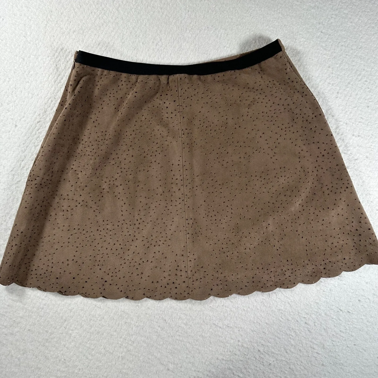 BCBG MAXAZRIA Mini Skirt Small Mocha Brown Sheryl Faux Suede Perforated Scallop - Image 5