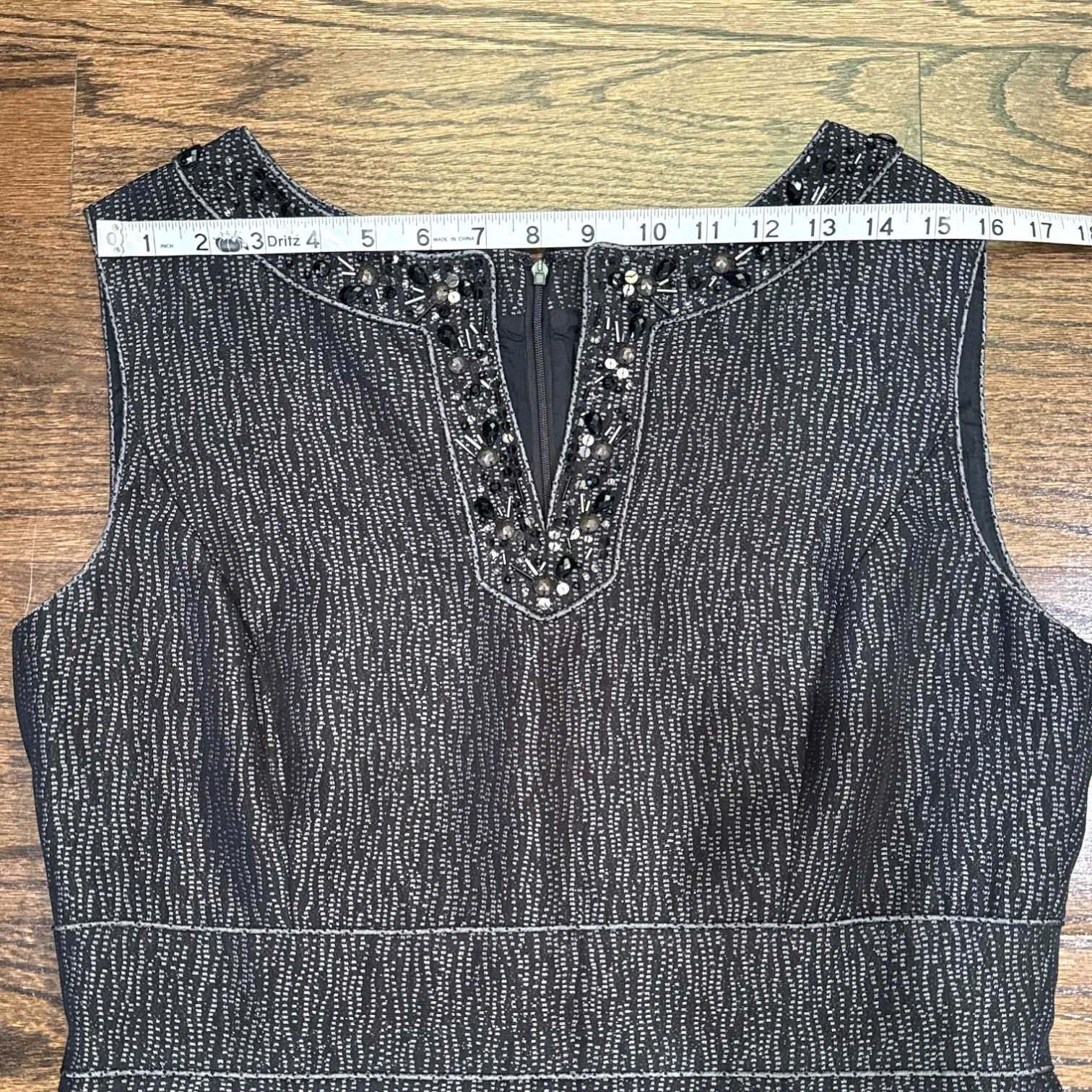 Tahari Arthur S. Levine Size 12 Sheath Dress Embellished Sleeveless Career Party Gray - Image 4