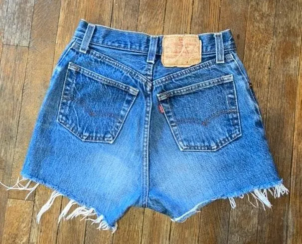 Levi’s    Vintage 501 Cutoff Shorts - Image 4