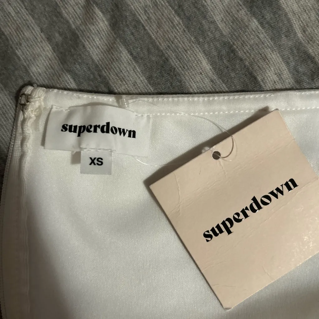 Superdown White Cropped Top - Image 3