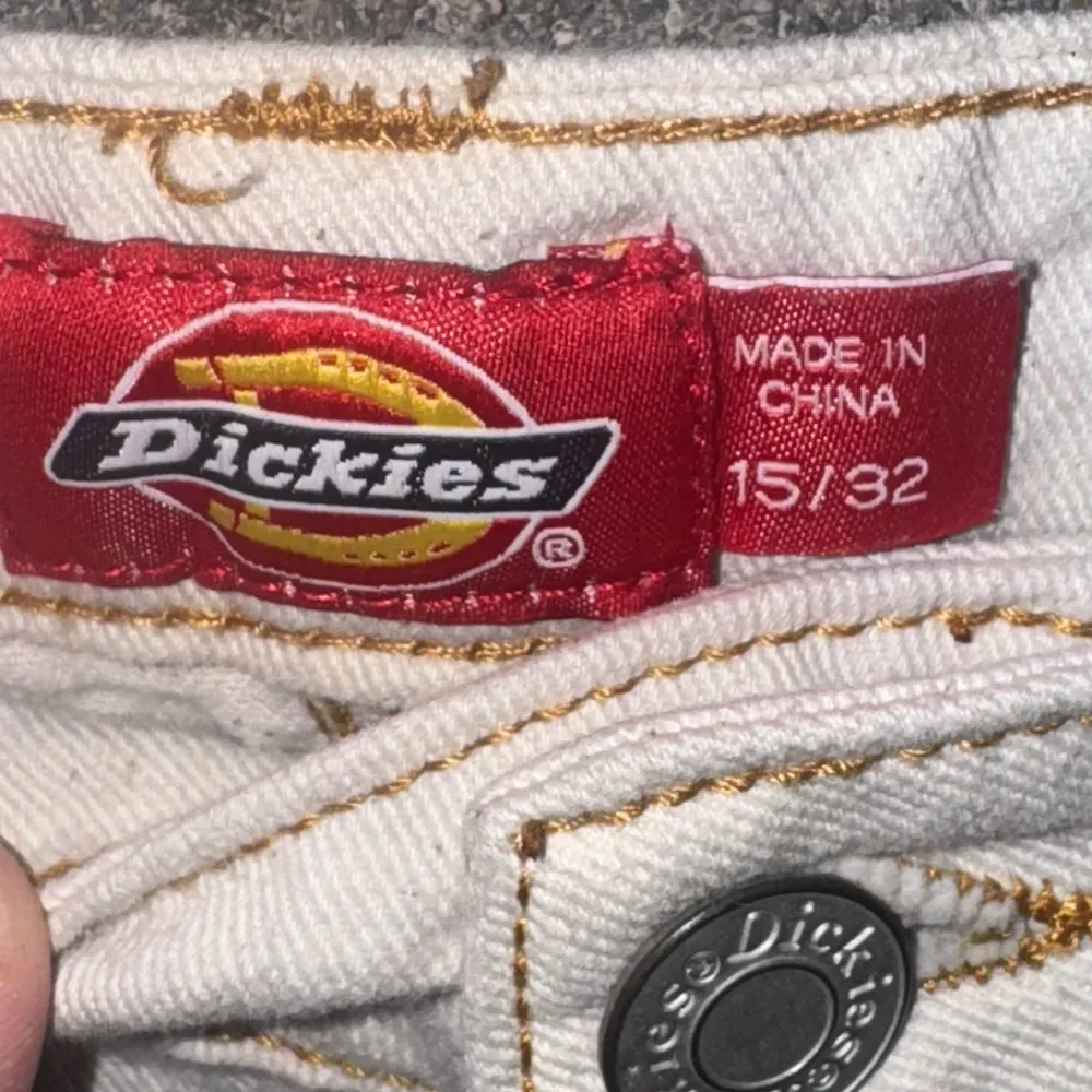 Dickies Shorts off white Women"s Size 32 Large - Image 2