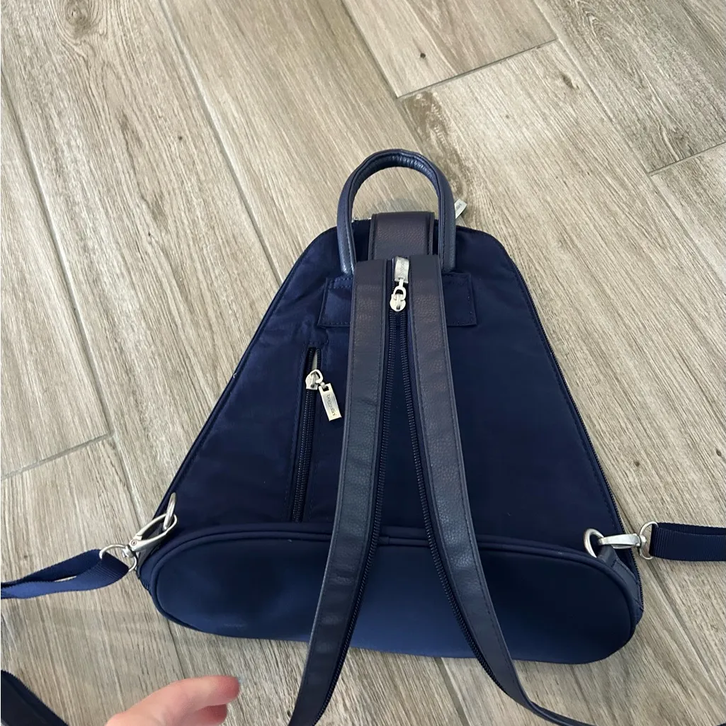 Baggallini Navy Blue Sling Bag - Image 3